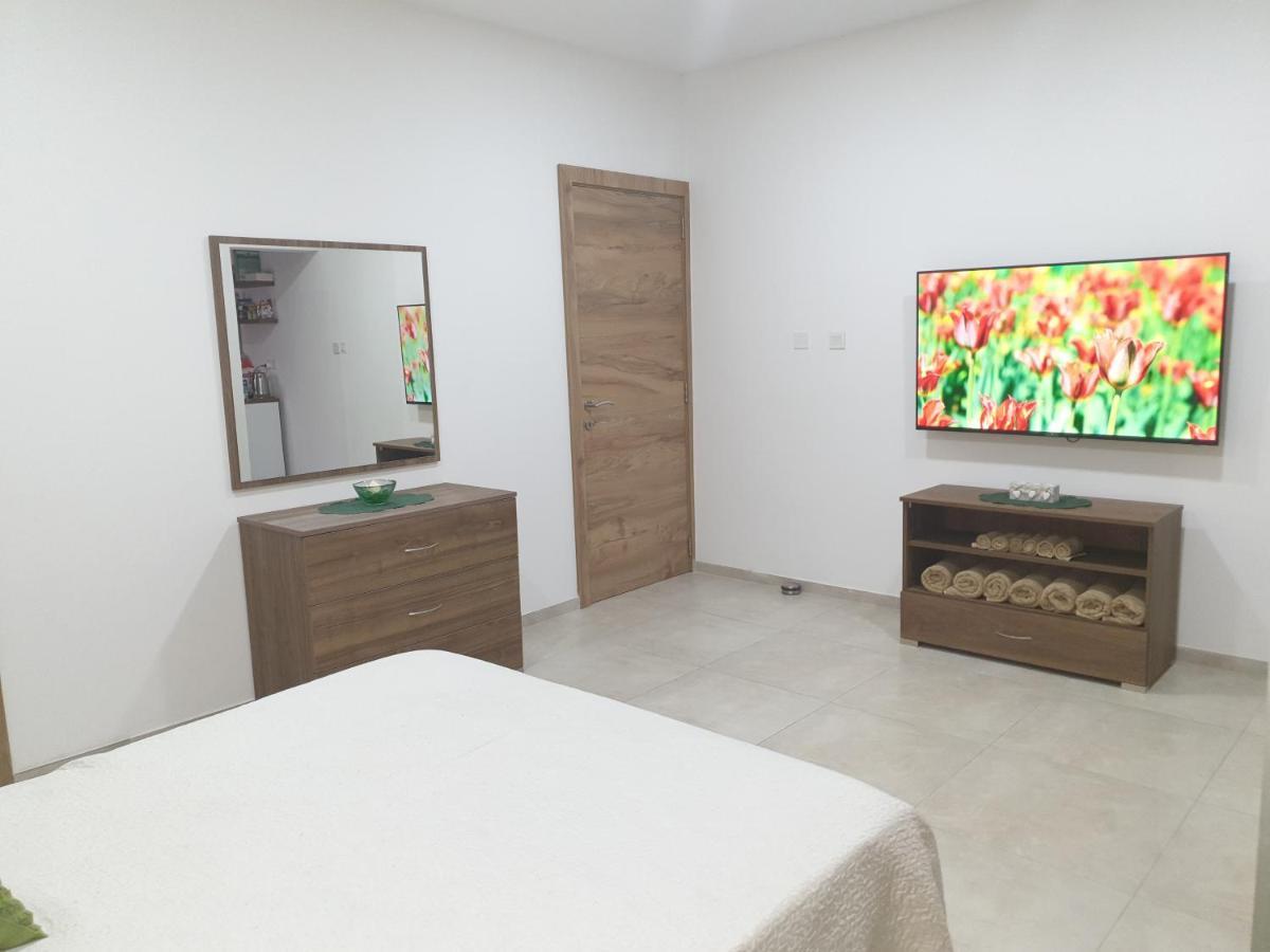 Modern Apartment In Central Bugibba St. Paul's Bay Exterior foto